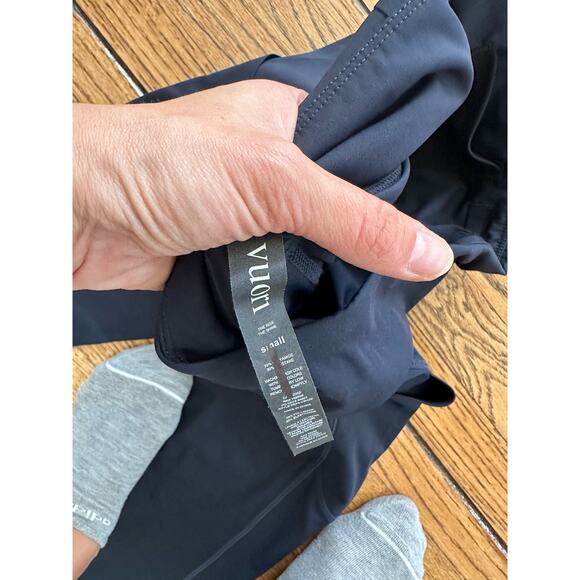 Vuori Stride Leggings Size S NWT Navy - Picture 7 of 8